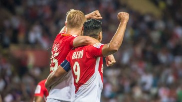 O campeão segue no topo: Estrelado por Falcao, Monaco enfiou seis no Olympique