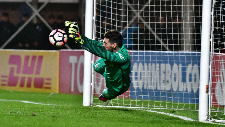 Sorrateiro, o San Lorenzo sobrevive nos p&ecirc;naltis e avan&ccedil;a &agrave;s quartas da Libertadores