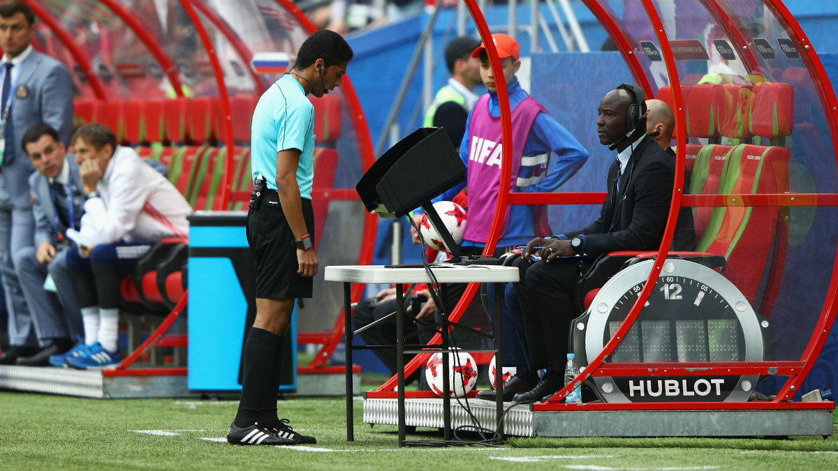 Clubes enviam carta pedindo que o &aacute;rbitro de v&iacute;deo n&atilde;o seja mais usado na B&eacute;lgica