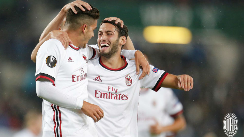 O novo Milan come&ccedil;a detonando na Liga Europa, sob o talento de &Ccedil;alhanoglu e Andr&eacute; Silva