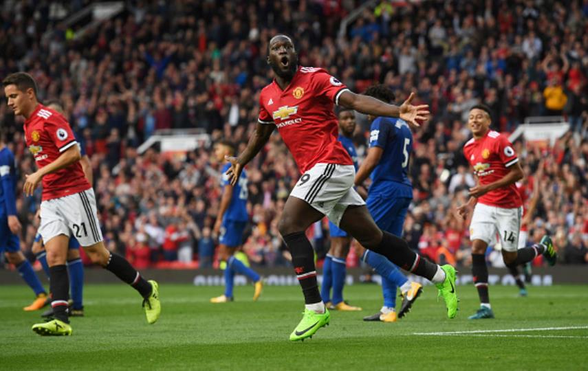 United persegue o arquirrival. E a via-cr&uacute;cis do Everton continua