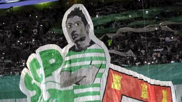 Torcida do Sporting homenageou Cristiano Ronaldo com mosaico e aproveitou para provocar Messi