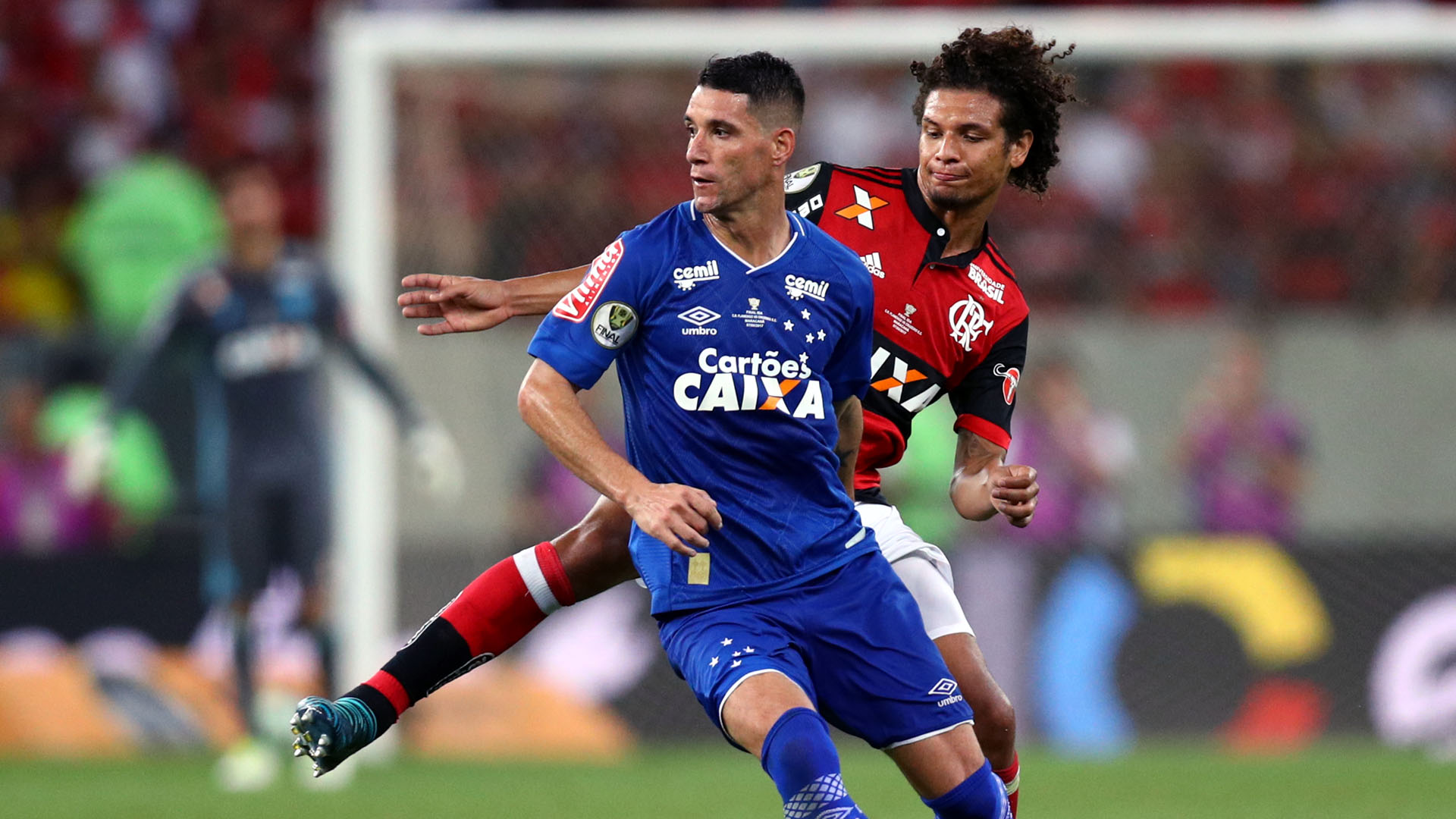 Cruzeiro fez o jogo que quis contra o Flamengo e sai do Maracan&atilde; com um desejado empate