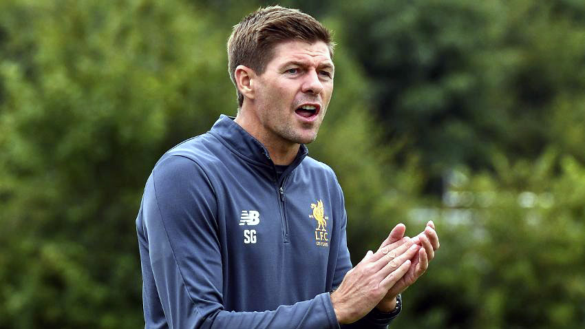 Gerrard de volta &agrave; Champions: &iacute;dolo dirige Liverpool sub-19 no torneio