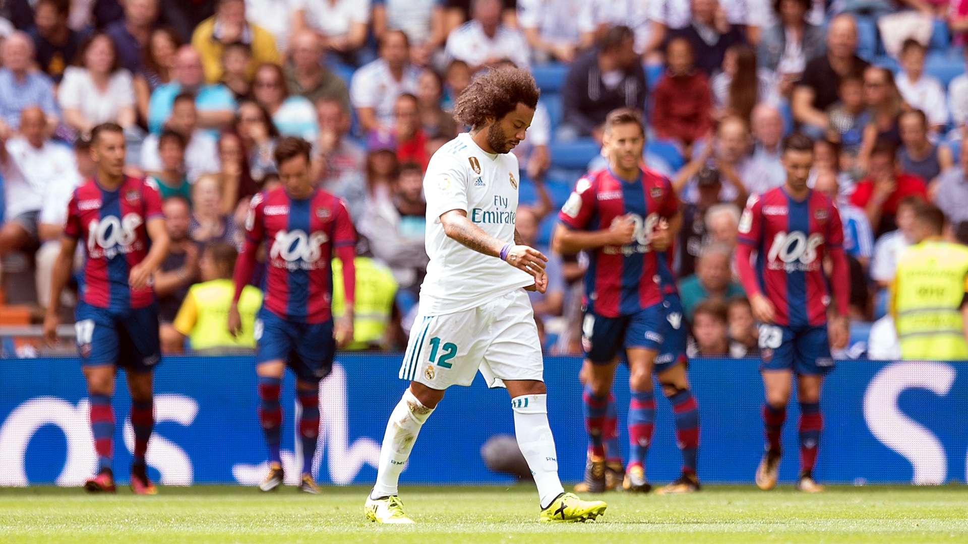 Time muito modificado e p&eacute;ssima atua&ccedil;&atilde;o coletiva pesaram para Real Madrid trope&ccedil;ar no Levante