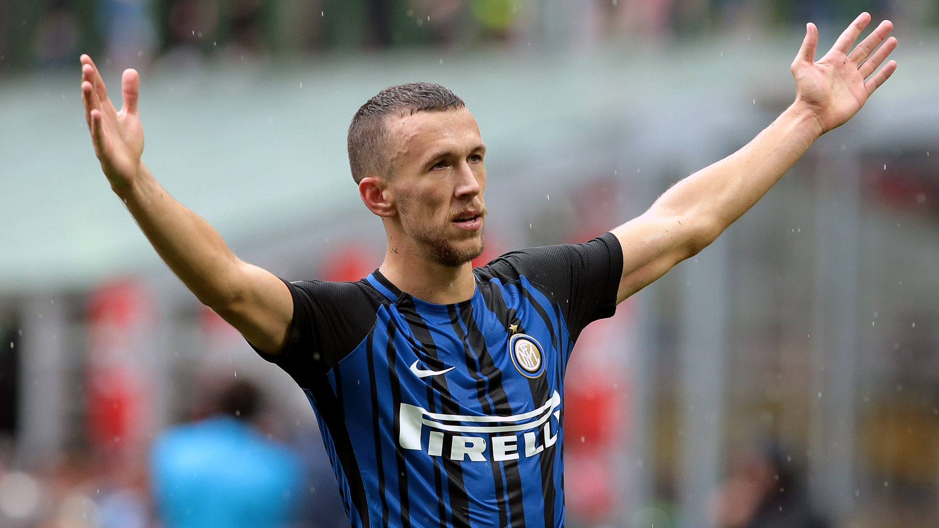 Perisic comemorou contrato renovado com a Inter com um gola&ccedil;o de voleio