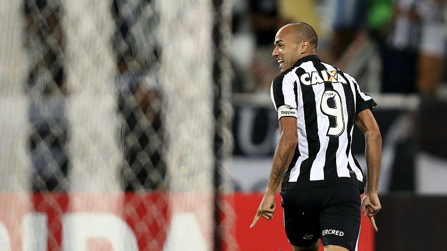 Botafogo executou bem seu plano de jogo contra Flamengo muito modificado
