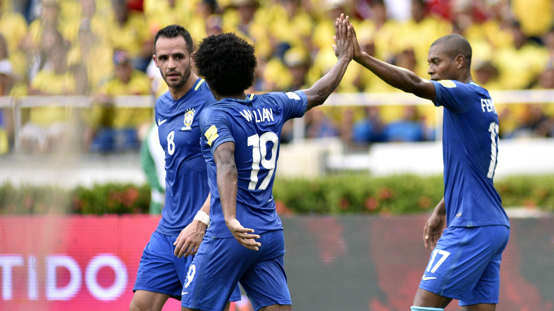 Com gola&ccedil;o e varia&ccedil;&atilde;o t&aacute;tica do Brasil, Willian ganha pontos ap&oacute;s empate com a Col&ocirc;mbia