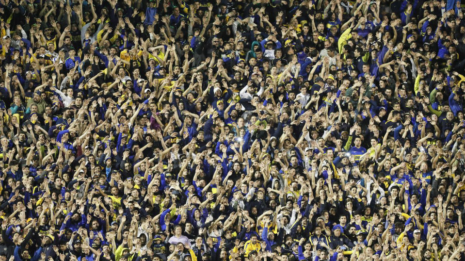 J&aacute; &eacute; decis&atilde;o: Torcida na Bombonera canta hino nacional e &lsquo;Vamos vamos, Argentina&rsquo; ap&oacute;s jogo do Boca