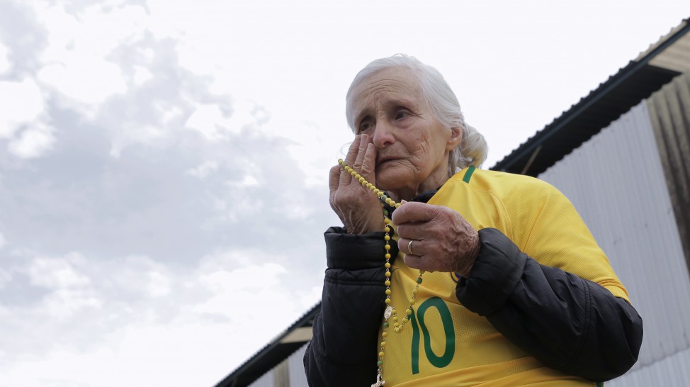 [V&iacute;deo] Dona Ivone, a m&atilde;e de Tite, &eacute; simpatia pura e emo&ccedil;&atilde;o ao falar sobre o filho