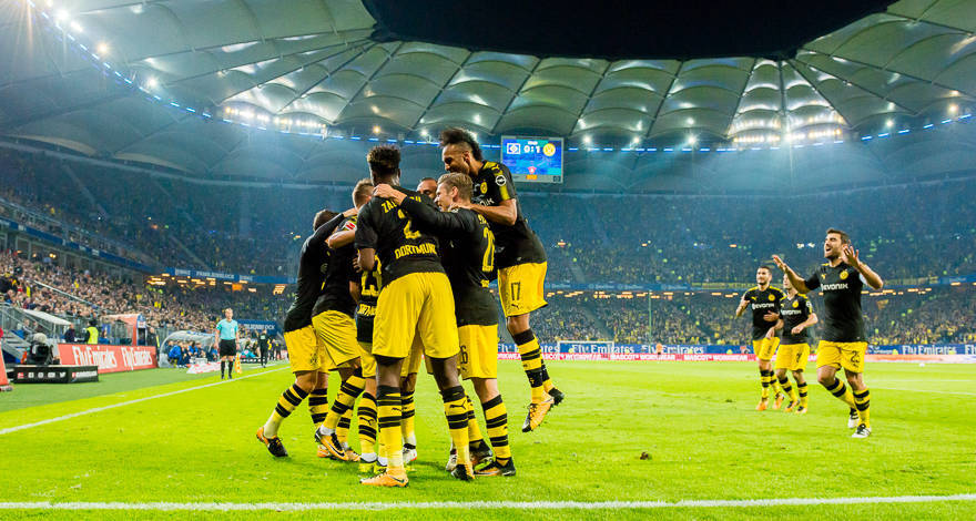 Imbat&iacute;vel e ainda sem tomar gols, o Dortmund passeou contra o Hamburgo, em partida&ccedil;a de Yarmolenko
