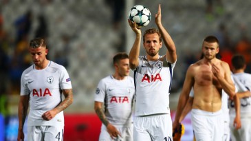 Harry Kane alcança o triplete perfeito, e o Tottenham larga bem na Champions