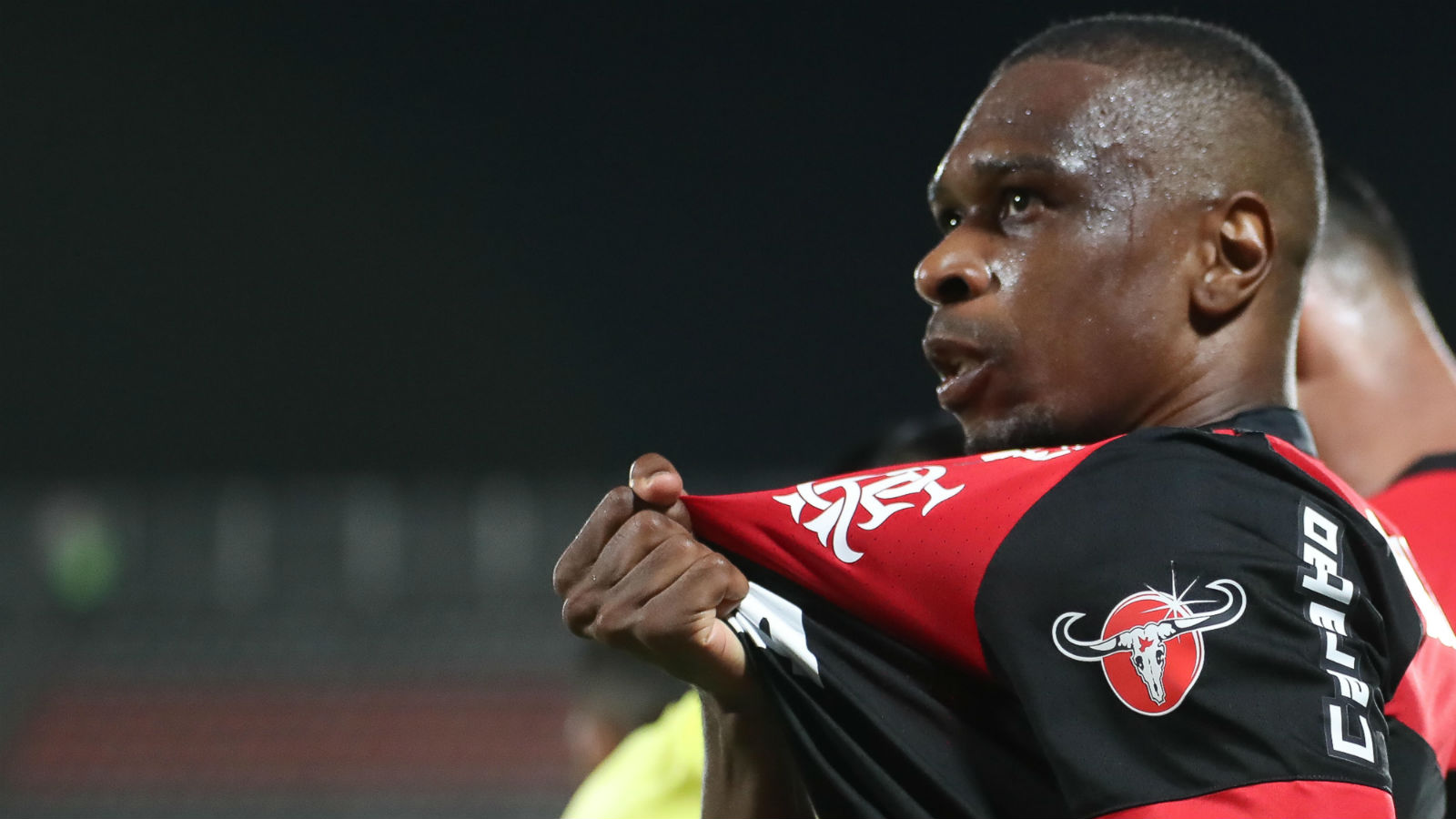 Com Juan e Cu&eacute;llar jogando o fino, Fla goleia a Chape e segue em frente na Sul-Americana