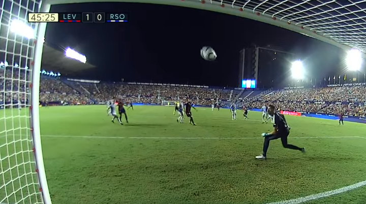 [V&iacute;deo] A chicotada de Chema contra a Real Sociedad &eacute; daqueles gola&ccedil;os para ver em looping