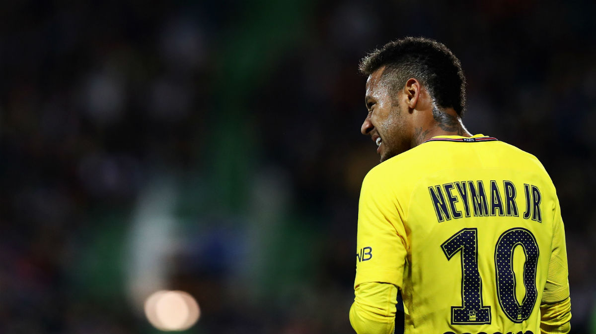 Quanto mais r&aacute;pido Neymar perceber que futebol &eacute; jogo de equipe, melhor para ele