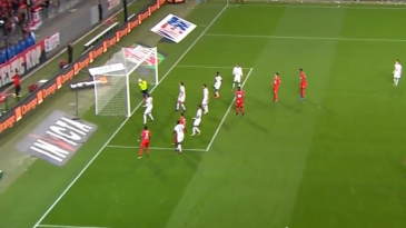 Deu tilt? Tecnologia valida um gol absurdo a favor do Rennes