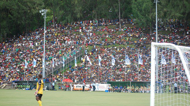 A Nova Zel&acirc;ndia vai &agrave; repescagem, mas a imagem que fica &eacute; a da torcida de Ilhas Salom&atilde;o e de seu est&aacute;dio