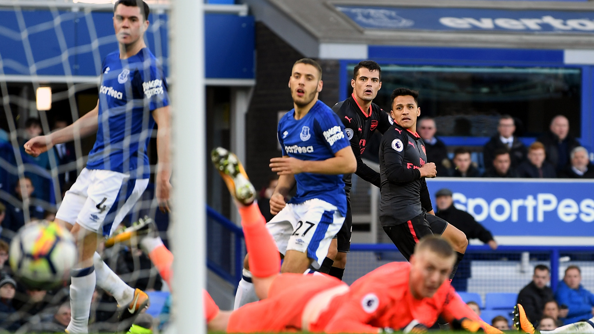 Crise no Everton se agrava: virada, goleada do Arsenal e time na zona do rebaixamento