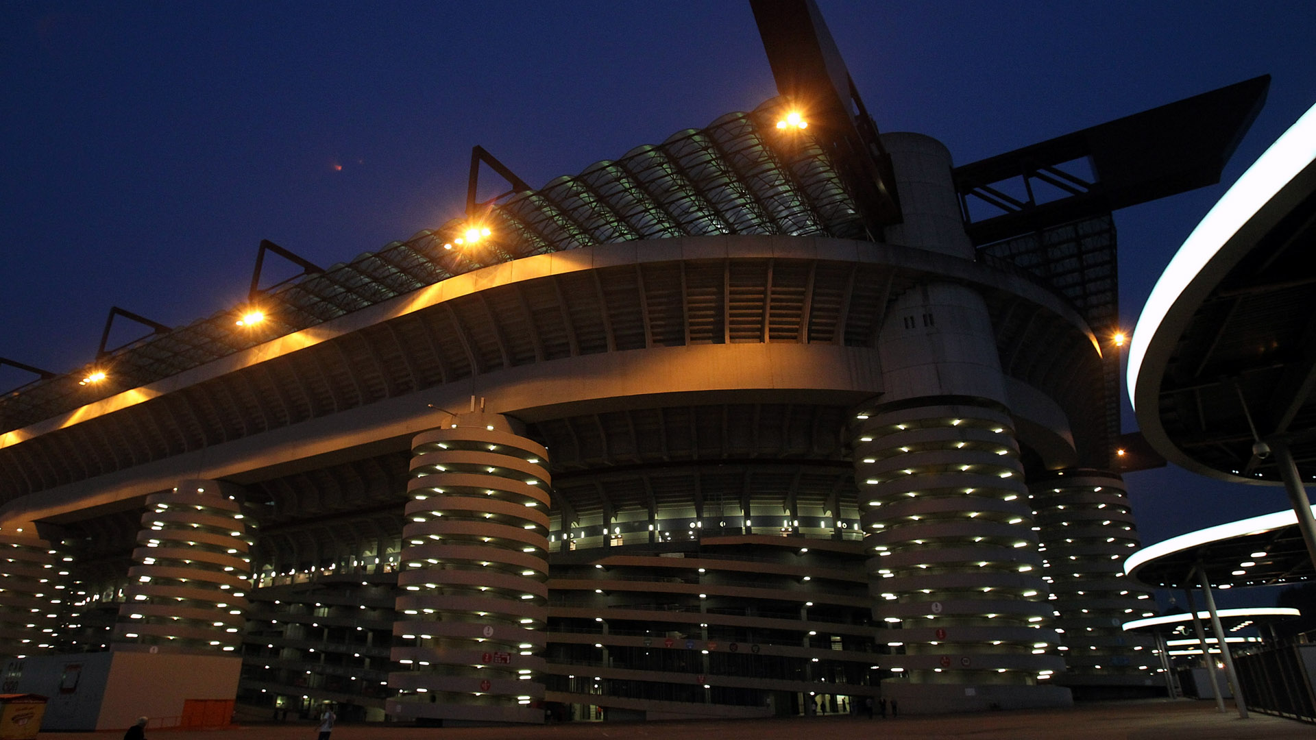 Nada de est&aacute;dio novo: Inter e Milan querem investir para renovar San Siro