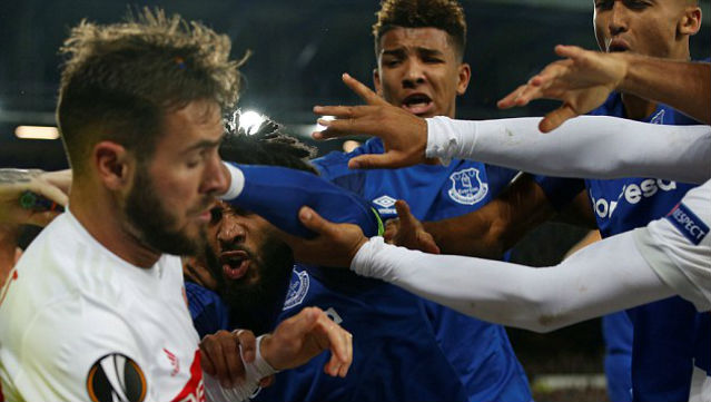 Everton e Lyon fizeram um jogo de Libertadores na Liga Europa, que complicou ainda mais os ingleses