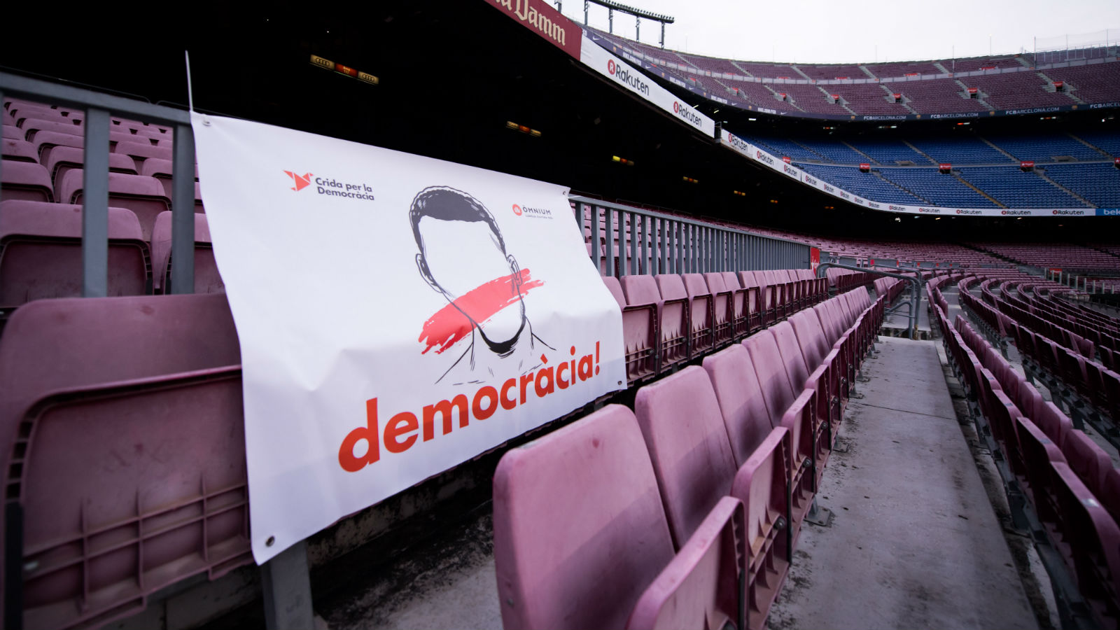 Barcelona manifesta o seu posicionamento e vai aderir &agrave; greve geral na Catalunha