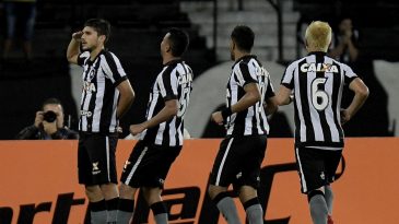 Temos campeonato: o Botafogo brilha mais uma vez, e vantagem do Corinthians cai para seis pontos