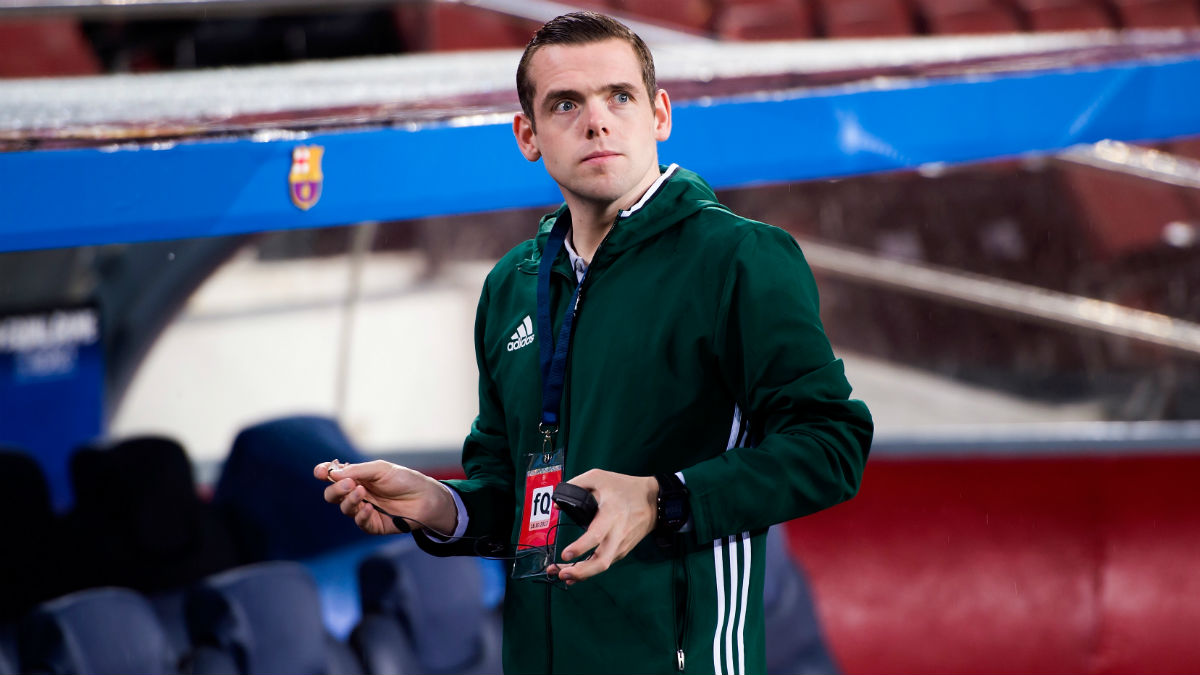 Parlamentar brit&acirc;nico leva &ldquo;cart&atilde;o vermelho&rdquo; por perder vota&ccedil;&atilde;o para ser bandeirinha na Champions
