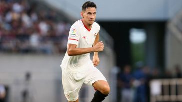 Sem jogar há um mês, Ganso volta ao Sevilla e dá duas belas assistências