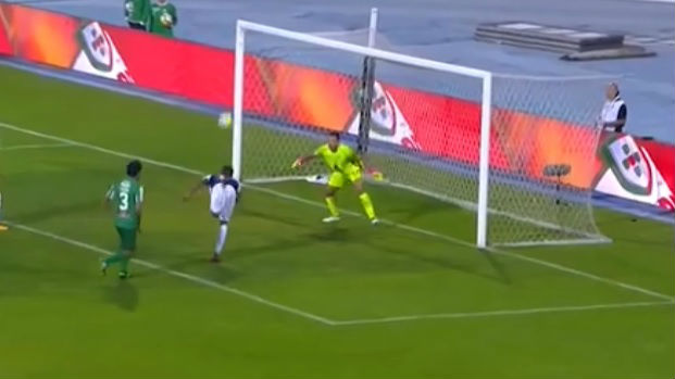 Hern&acirc;ni fez um gola&ccedil;o de escorpi&atilde;o na goleada do Porto pela Ta&ccedil;a de Portugal
