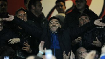 50 demonstrações da mais pura habilidade de Maradona para comemorar seu aniversário