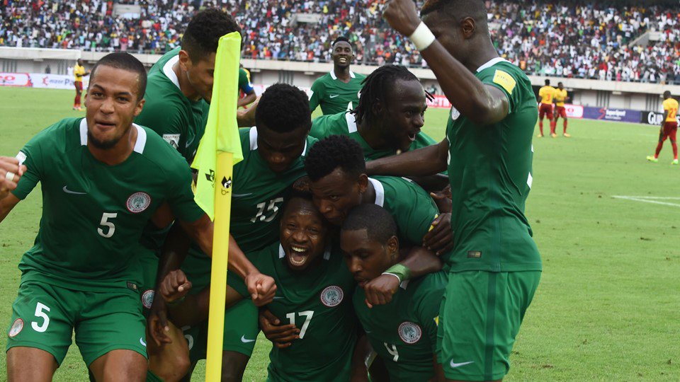 A Nig&eacute;ria n&atilde;o tomou conhecimento do &ldquo;grupo da morte&rdquo; e vai &agrave; sua sexta Copa do Mundo