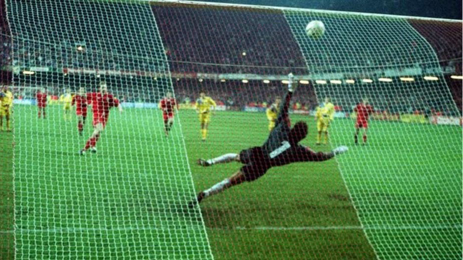 Gales j&aacute; ficou a uma vit&oacute;ria da Copa em 1994, mas acabou frustrado pela Rom&ecirc;nia de Hagi