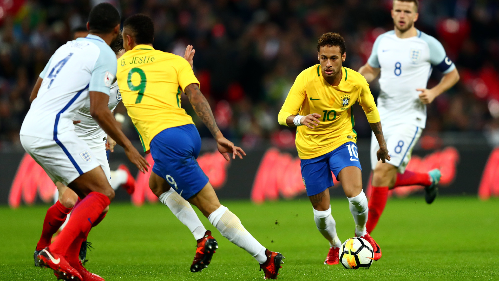 Tite perdeu chance de fazer testes no Brasil em um jogo horroroso com a Inglaterra