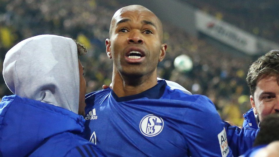 Schalke vive &eacute;pico no cl&aacute;ssico contra Dortmund: de 4 a 0 contra para 4 a 4 com muita festa na casa do rival
