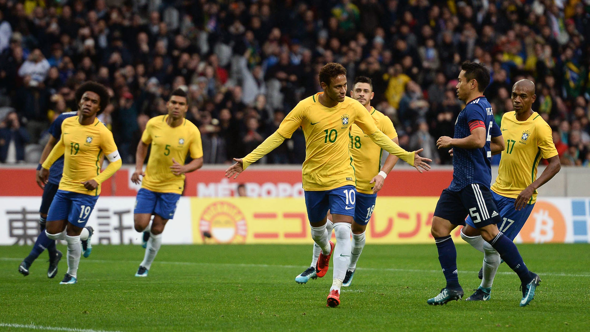 Vit&oacute;ria do Brasil sobre o Jap&atilde;o serviu para Fernandinho e Danilo ganharem espa&ccedil;o
