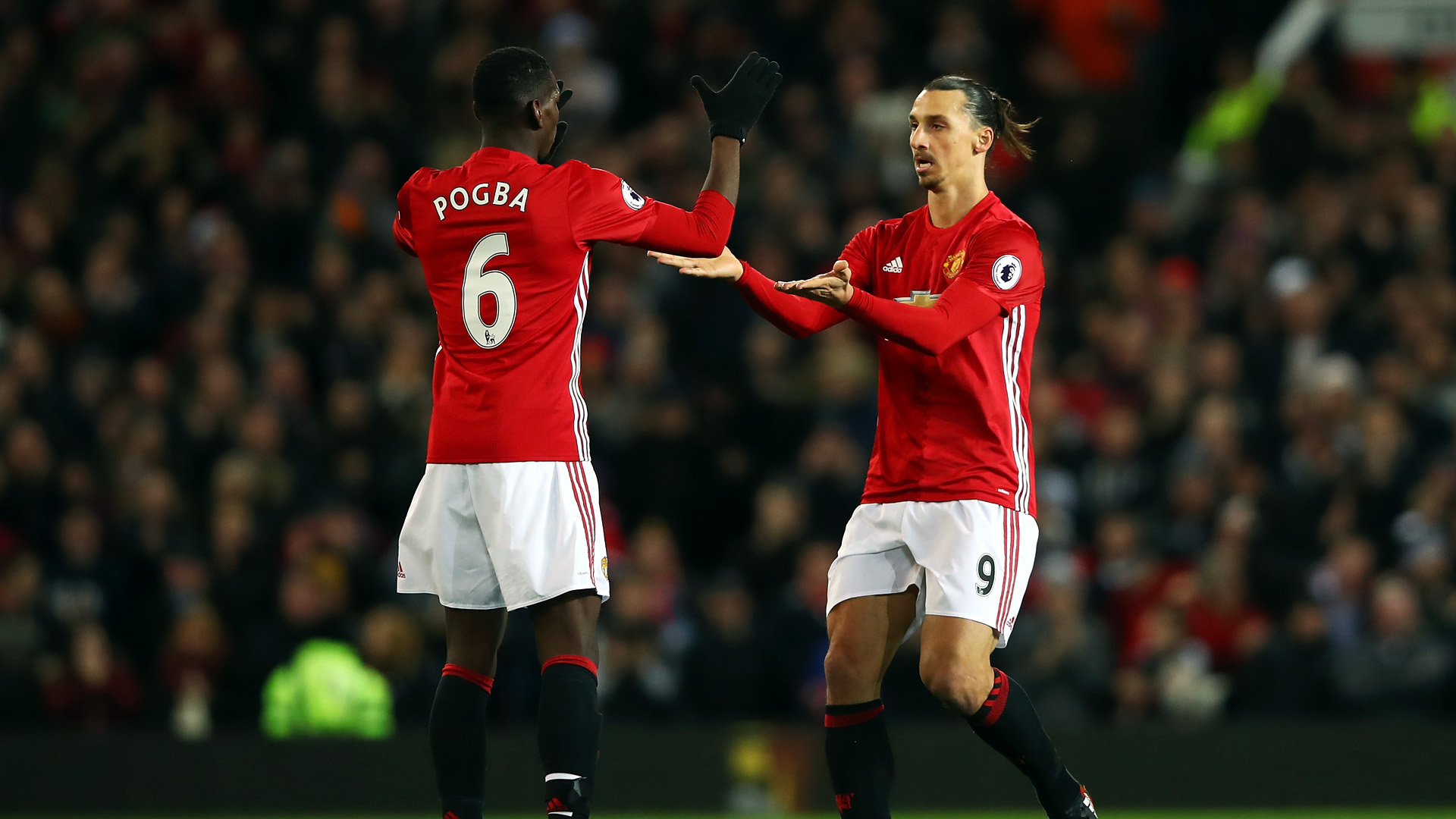 Com Pogba e Ibrahimovic relacionados e prontos para jogar, o Manchester United ser&aacute; mais ofensivo?