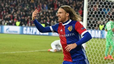 O Basel aprontou outra vez e, aos 45 do 2° tempo, puniu o United na visita à Suíça