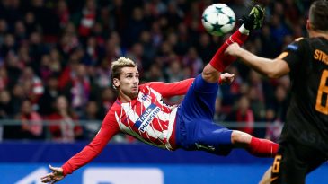 Golaço de criticado Griezmann abre caminho para vitória que mantém o Atlético respirando