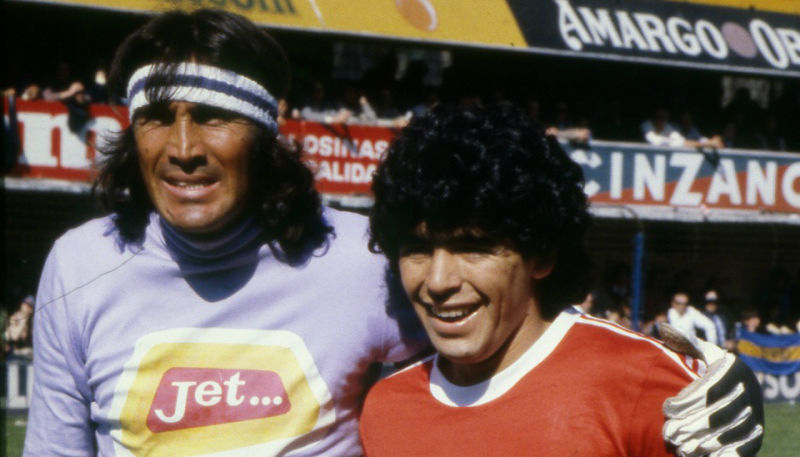 O dia em que, chamado de &lsquo;gordito&rsquo;, o jovem Maradona destruiu o Boca com quatro gols