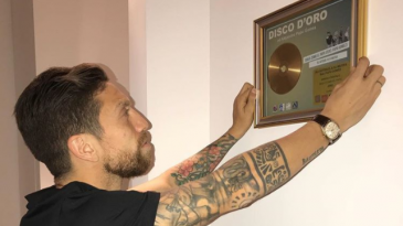 Papu Gómez emplacou sua ‘Papu Dance’ nas paradas e ganhou até disco de ouro