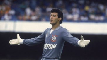 Os 50 anos do primeiro Ronaldo que marcou época no Corinthians