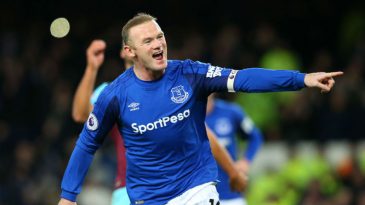 Direto do círculo central, Rooney marcou um dos gols mais estupendos de sua carreira