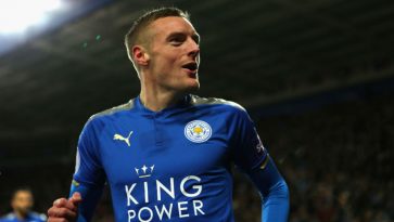 O mágico Leicester voltou por uma noite e, com golaços de Vardy e Mahrez, bateu o Tottenham