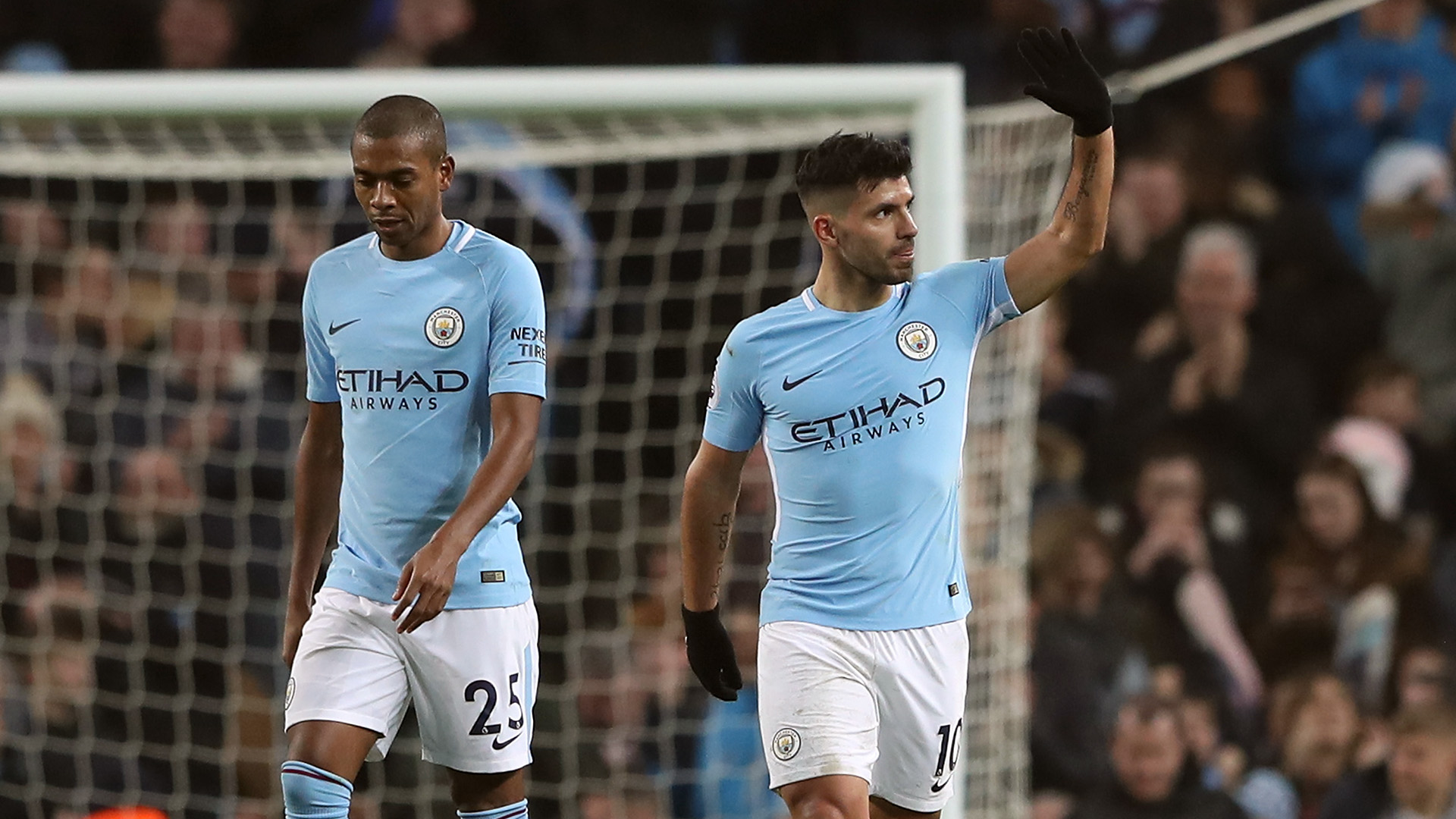 Em um Manchester City avassalador, Ag&uuml;ero e Fernandinho brilham cada vez mais