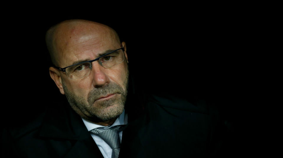 Dortmund perde mais uma e fica a pergunta: At&eacute; quando v&atilde;o bancar Peter Bosz?