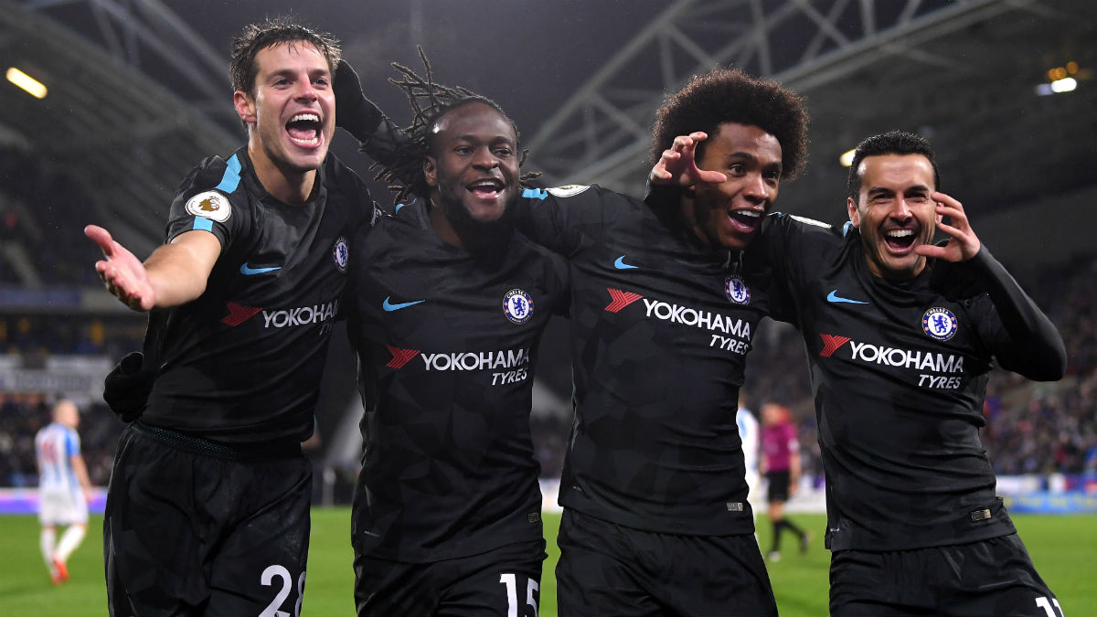 Willian foi o centroavante que o Chelsea precisava para vencer o Huddersfield