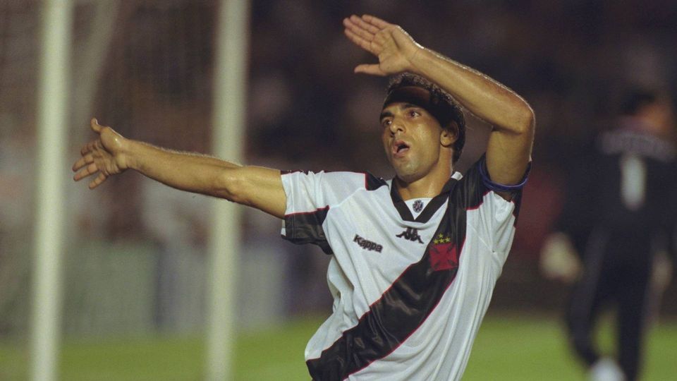 H&aacute; 20 anos, Edmundo provavelmente foi a pessoa mais feliz do mundo no Maracan&atilde;
