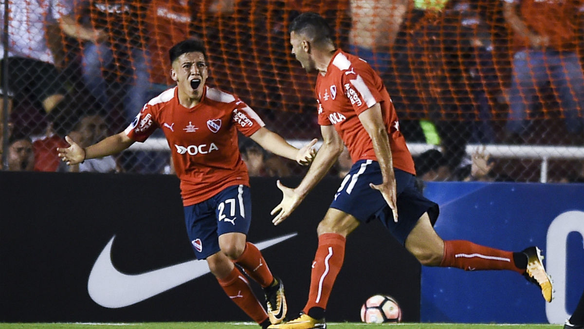 Independiente tratou bem a bola e virou para sair em vantagem na final da Copa Sul-Americana