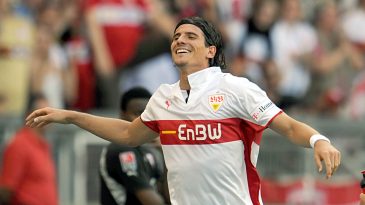 Mario Gómez reencontra sua história e retorna ao Stuttgart, onde foi venerado