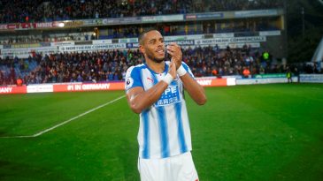 Zagueiro pagará “cerveja natalina” aos torcedores do Huddersfield que viajarem ao jogo contra o Southampton